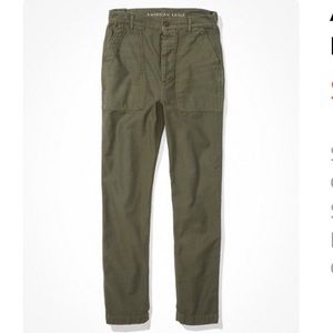 American Eagle Olive Color Highest Waist 90’s Boyfriend Pant Size 12 Regular